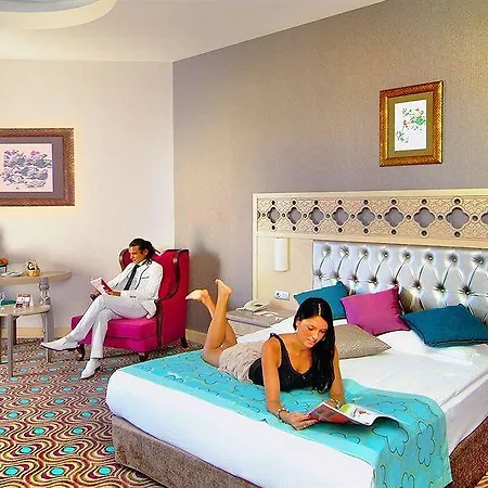 Royal Alhambra Palace 5*